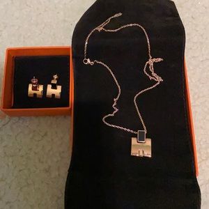 Hermes set earing and necklace like new